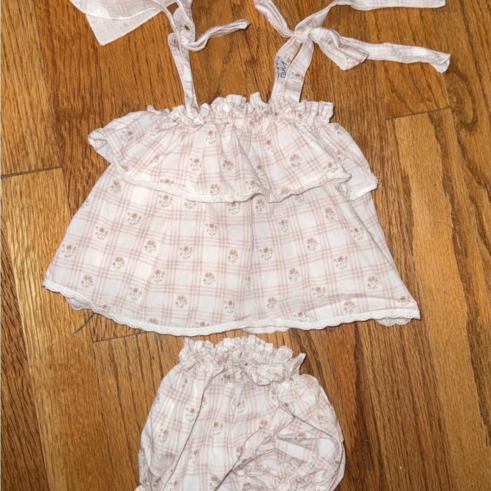 MEBI Baby Girl IVORY FLORAL CHECK SHORTS SET Size 6 Months super cute worn once